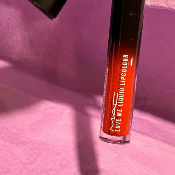 Mac Love Me Liquid Lipcolor - My Lips Are Insured #487 - NWT - Picture 3 of 4